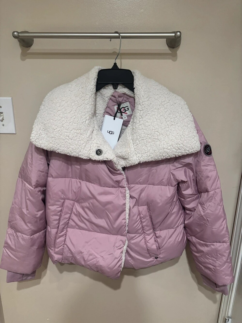 NWT UGG Women's XS Pink Waterproof Rain Jacket